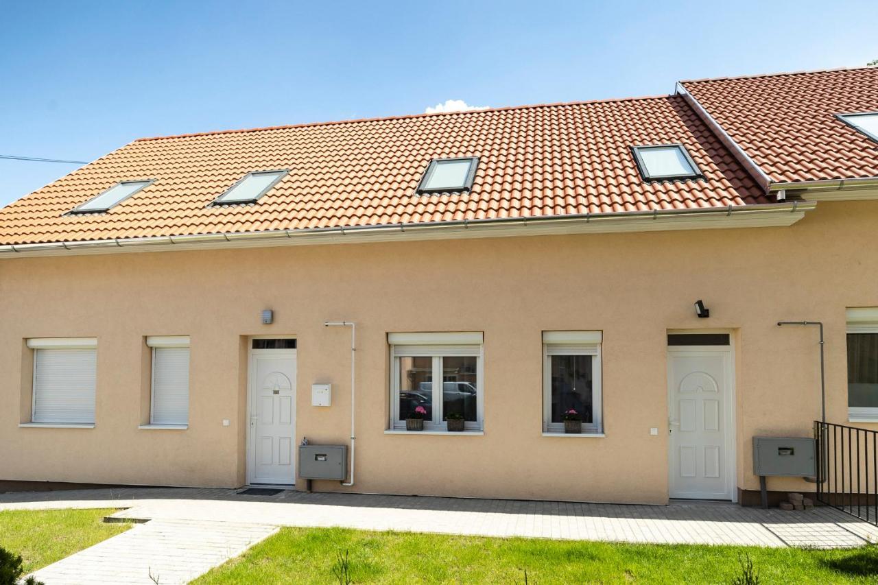 Zsendulo Apartman Apartment Eger Exterior photo